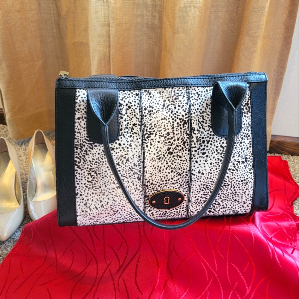 Fossil Black and White Cowhide Look Tote Keyhole Zip Close Bag